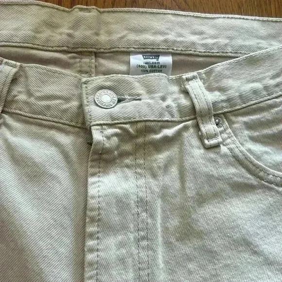 Vintage Levi’s Red Tab 2004 Men’s 550 Relaxed Fit Off White Denim Jorts size 34 - Picture 2 of 10